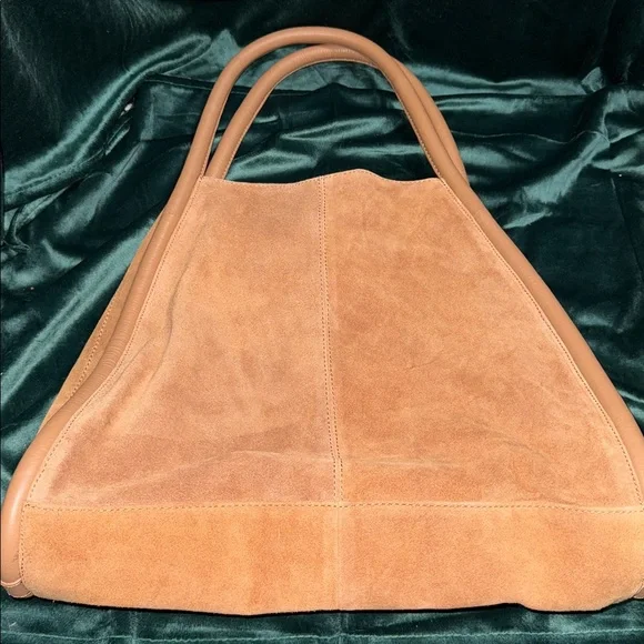 Genuin suede tote bag / 21”W X 13” T W/8” strap drop - Picture 5 of 5